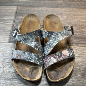 Birkis Birkenstock Sandals with Floral Design woman’s 39 (s15)